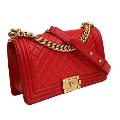 Chanel Medium Boy Flap Bag (SHG-5hHM2a)