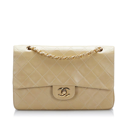 Chanel Medium Classic Lambskin Double Flap Bag (SHG-hsVSEO)