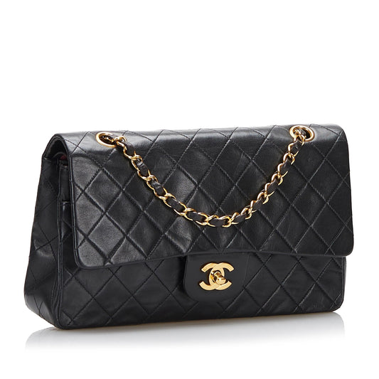 Chanel Medium Classic Lambskin Double Flap (SHG-Vy6wu2)