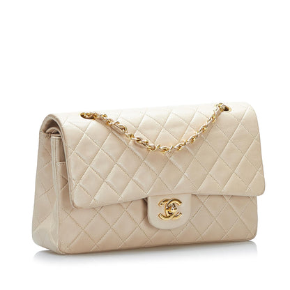 Chanel Medium Classic Lambskin Double Flap (SHG-5D9hdy)