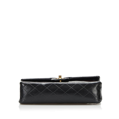 Chanel Medium Classic Lambskin Double Flap (SHG-IWVpyD)