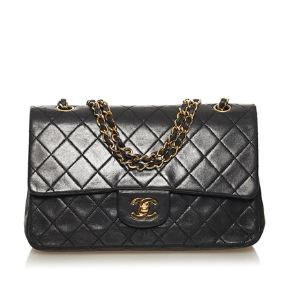 Chanel Medium Classic Lambskin Double Flap (SHG-QJVeiD)