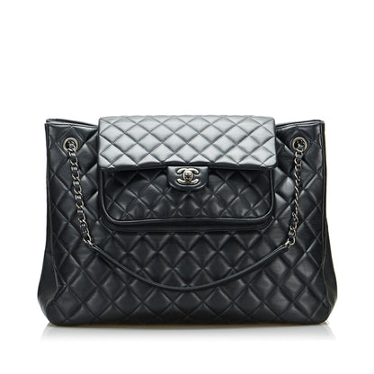 Chanel Paris-Edinburgh Flap Shoulder Bag (SHG-vjs7uw)