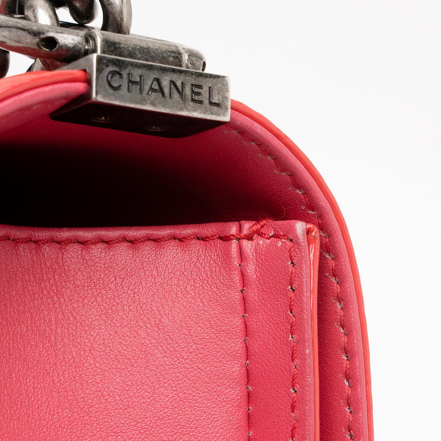 Chanel Patent Leather Old Medium Boy Bag (SHF-23602)