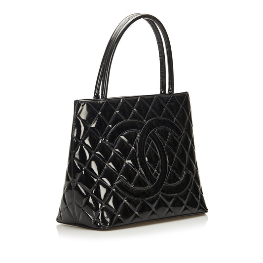 Chanel Patent Medallion Tote (SHG-35209)