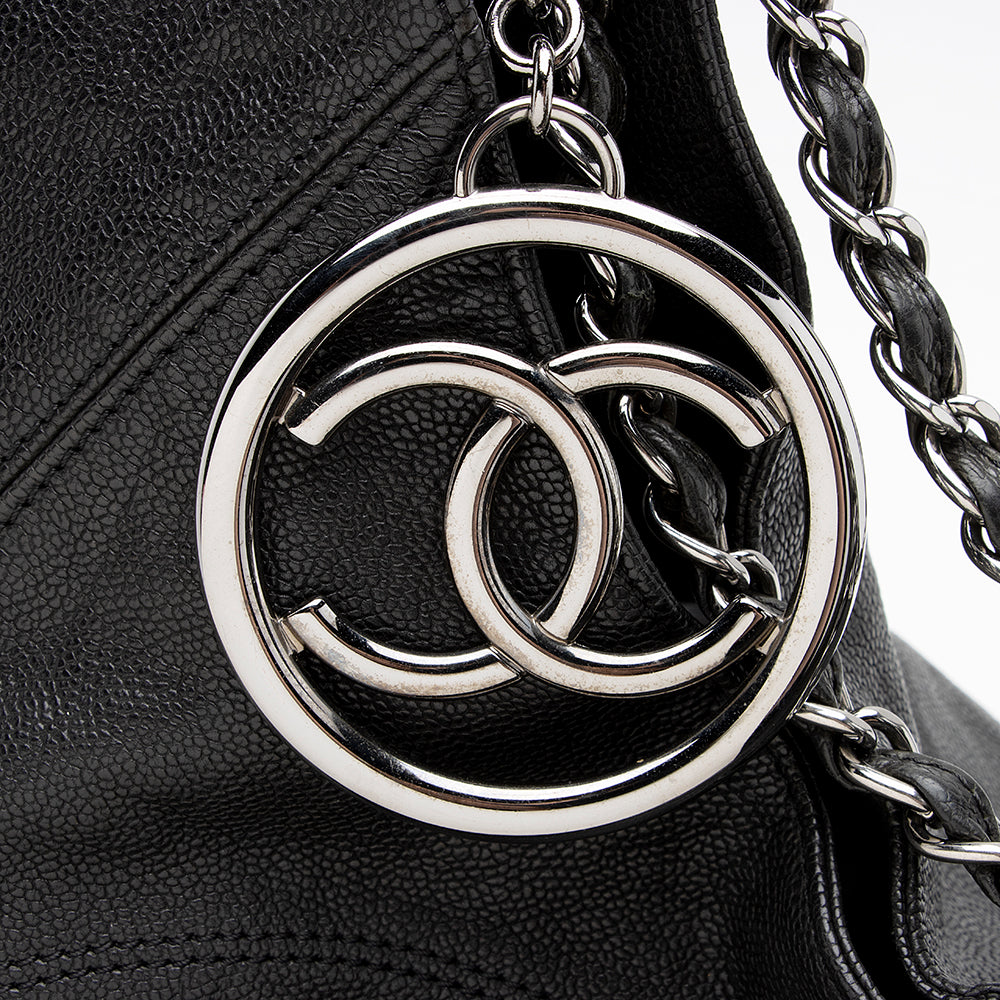 Chanel Quilted Leather CC Charm Hobo (SHF-15325)