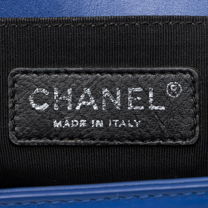 Chanel Quilted Patent Leather Medium Boy Bag (SHF-23613)