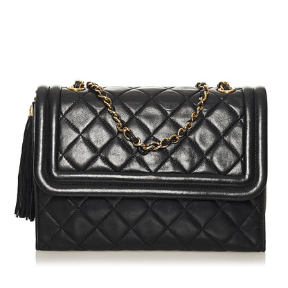 Chanel Quilted Tassel Leather Flap Bag (SHG-36770)