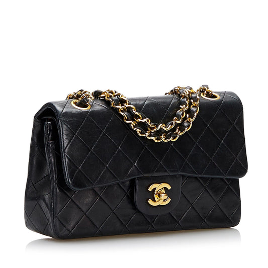 Chanel Small Classic Lambskin Double Flap Bag (SHG-JyubY0)