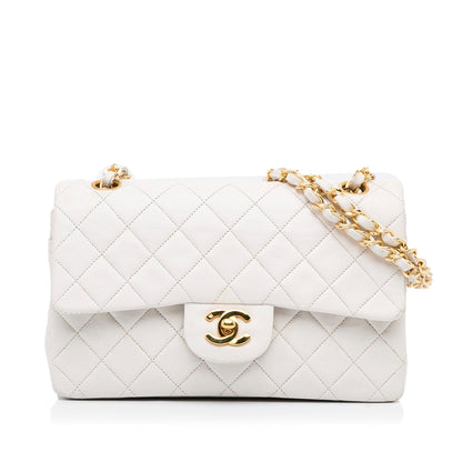 Chanel Small Classic Lambskin Double Flap (SHG-EEst57)