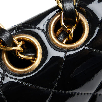 Chanel Small Quilted Patent Border Flap Bag (SHG-aW2dYK)