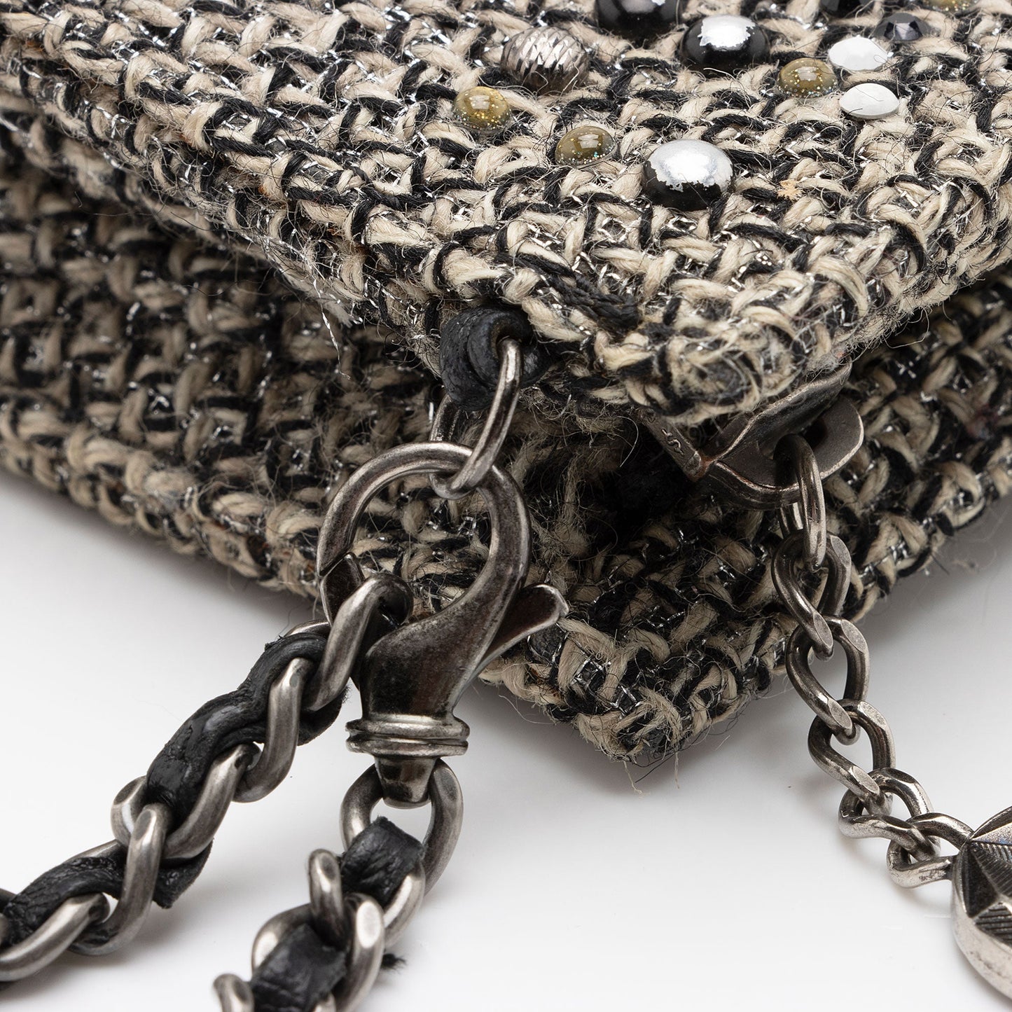 Chanel Tweed Lambskin CC Embellished Wrislet Clutch (SHF-1PtYF3)