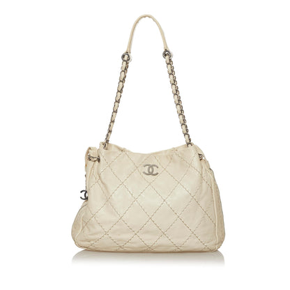 Chanel Wild Stitch CC Lambskin Leather Tote Bag (SHG-28432)