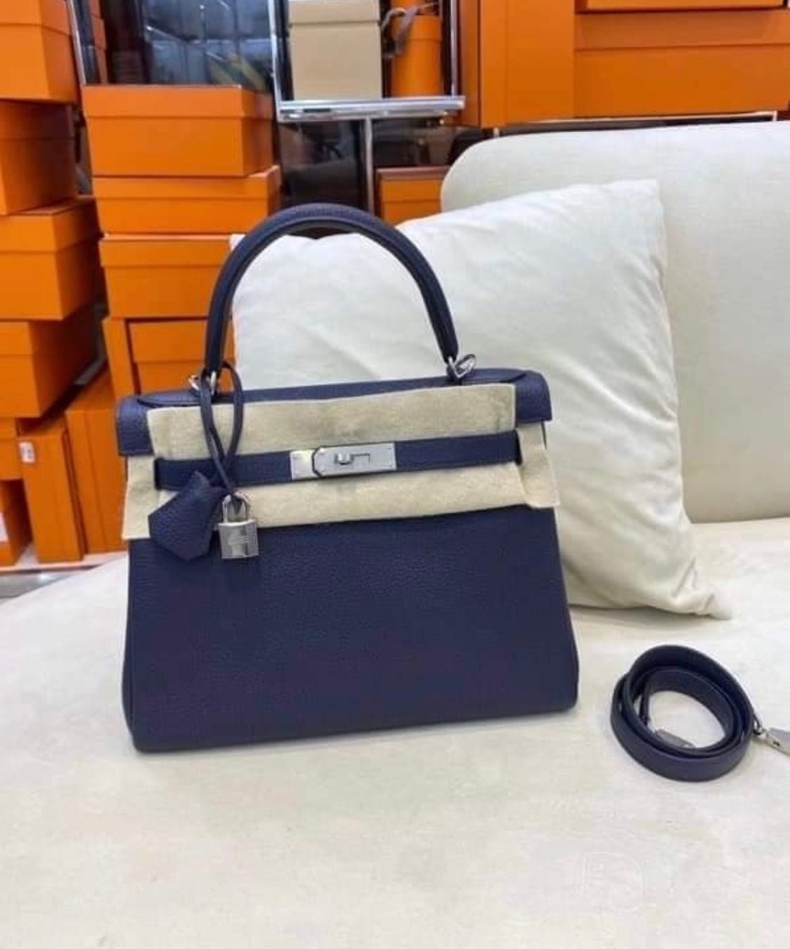 Hermes Kelly 28cm Togo Palladium Hardware