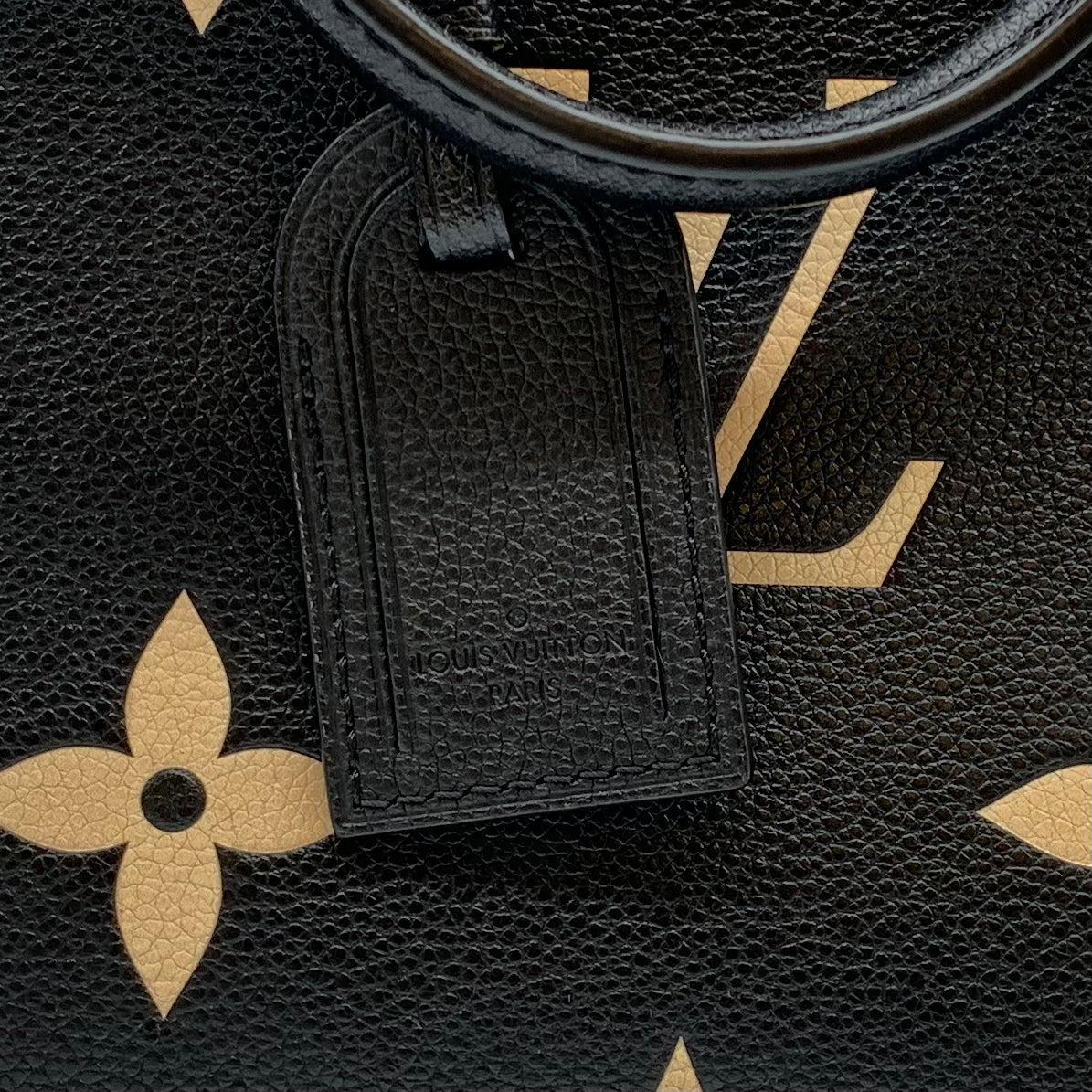 Handbag Luxury Designer By Louis Vuitton  Size: Small