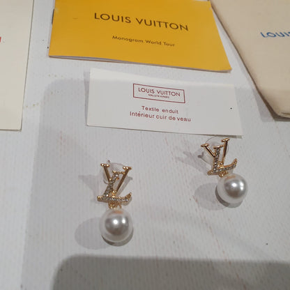 Louis Vuitton Earrings.