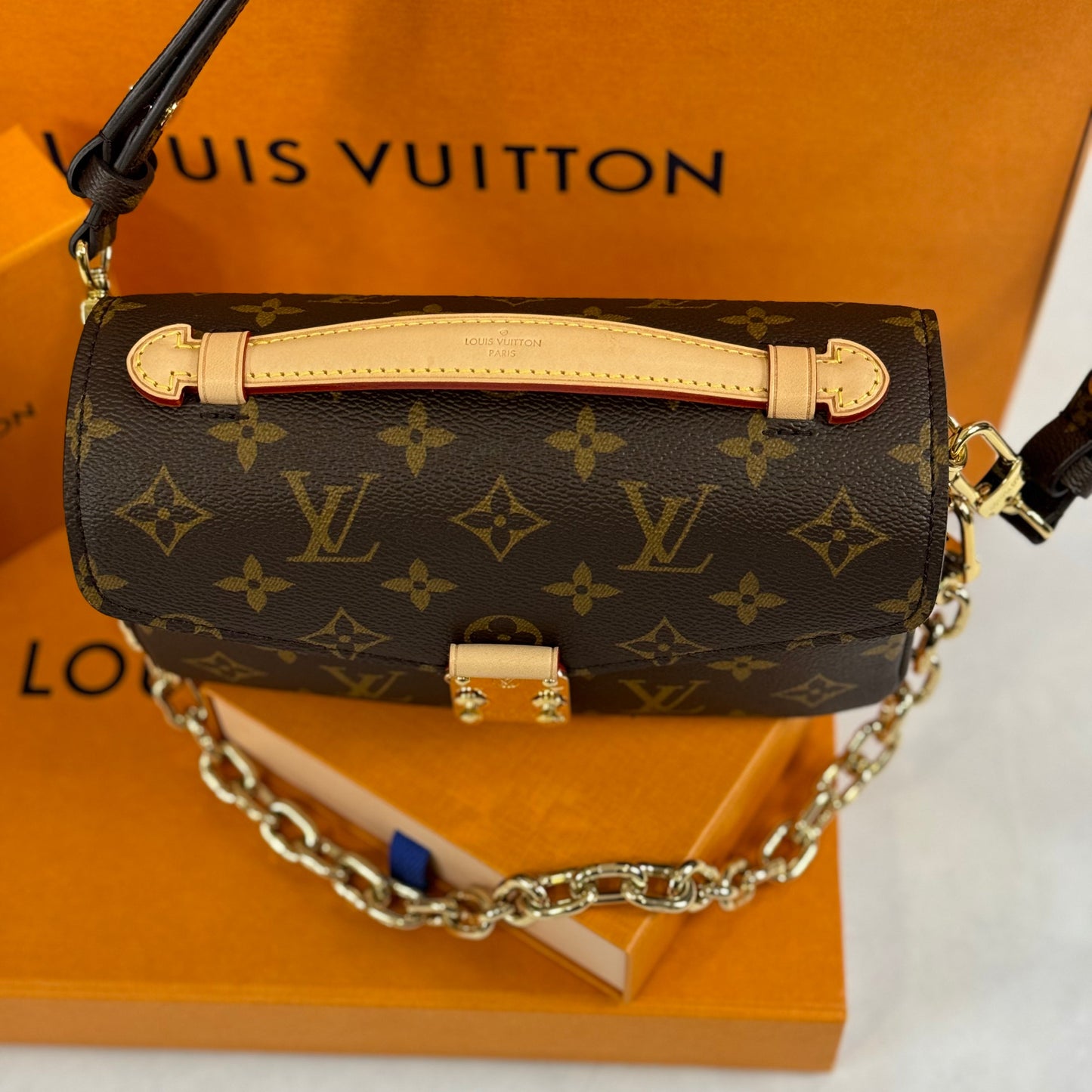 Louis Vuitton - Sac Métis East West