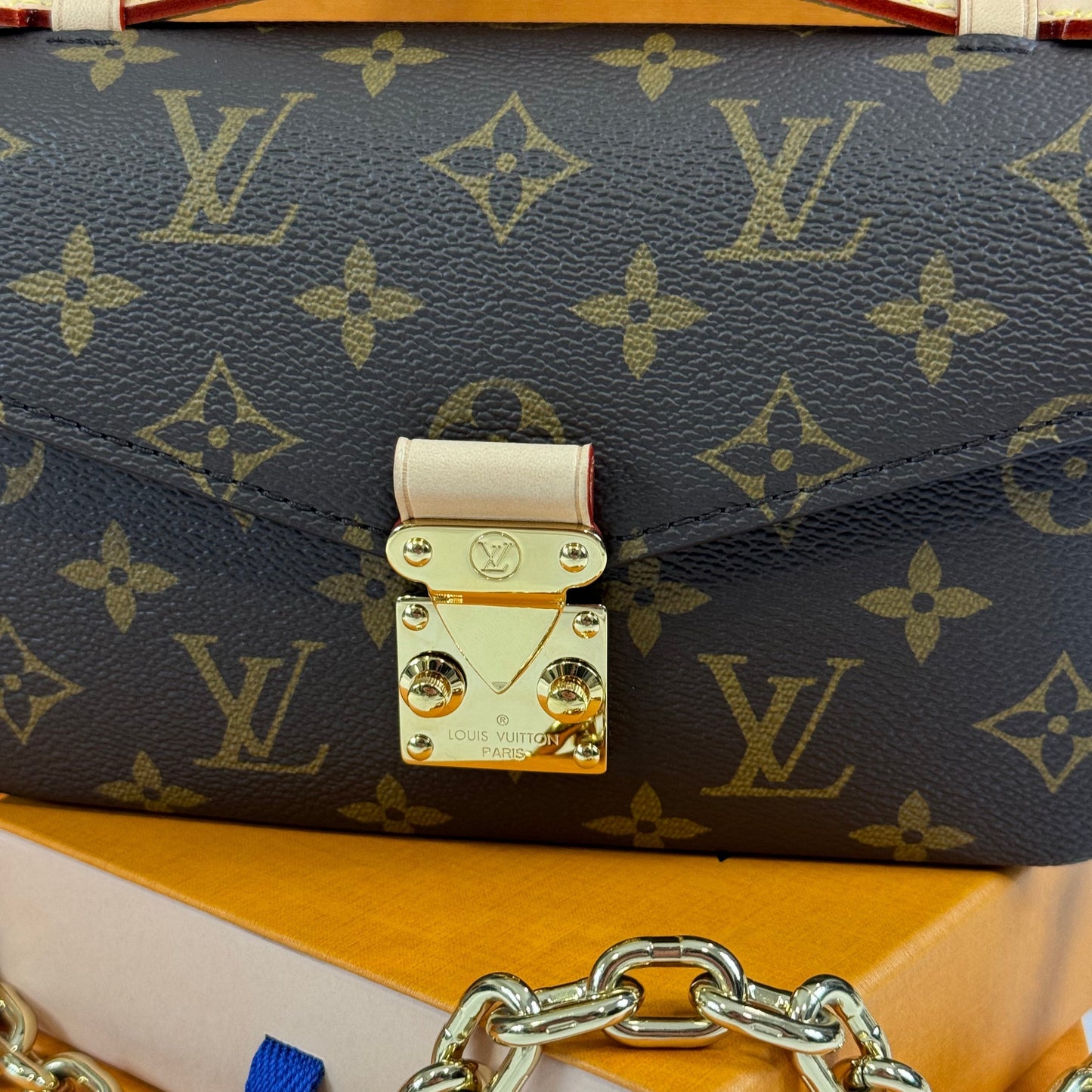 Louis Vuitton - Sac Métis East West