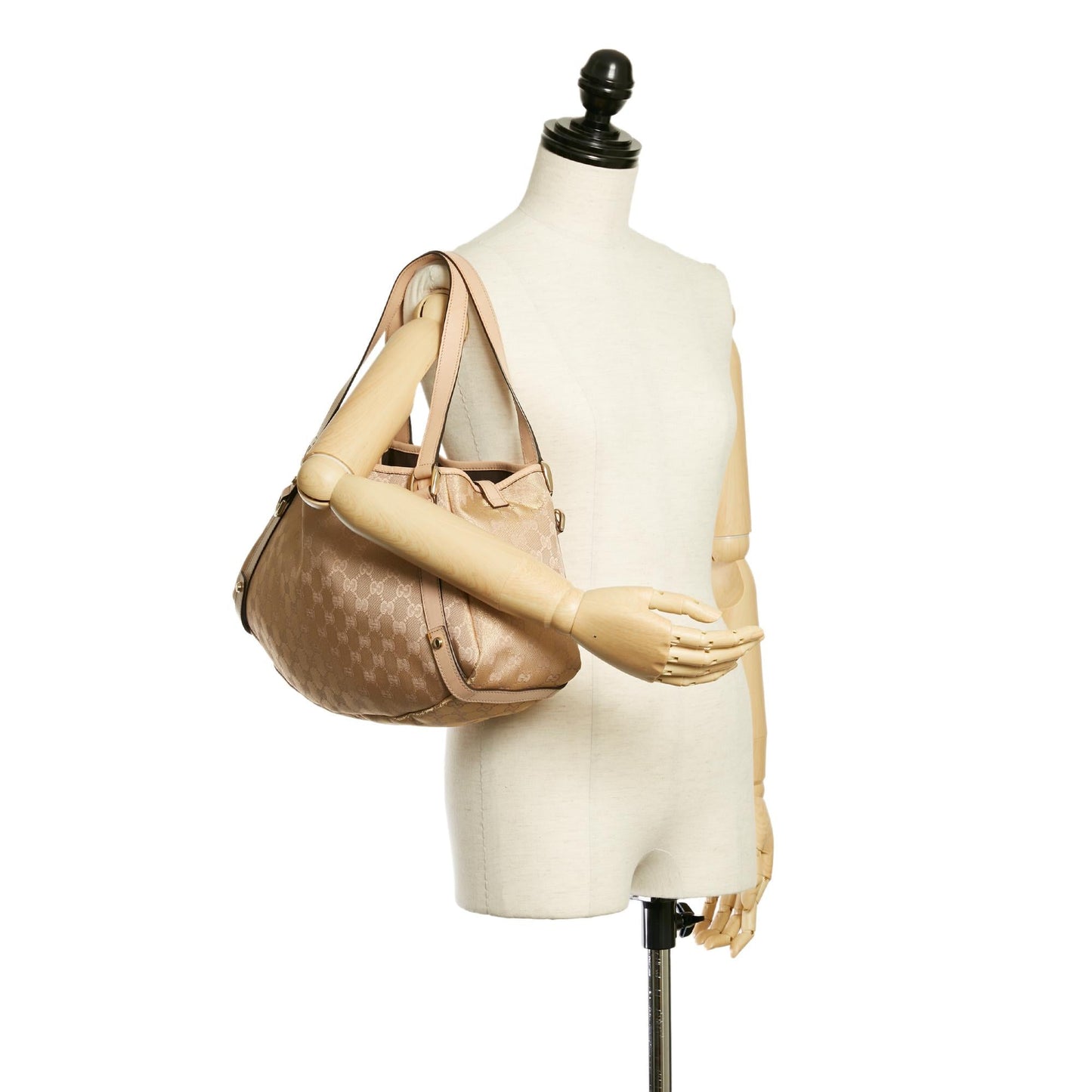 Gucci GG Canvas Pelham Shoulder Bag (SHG-28153)