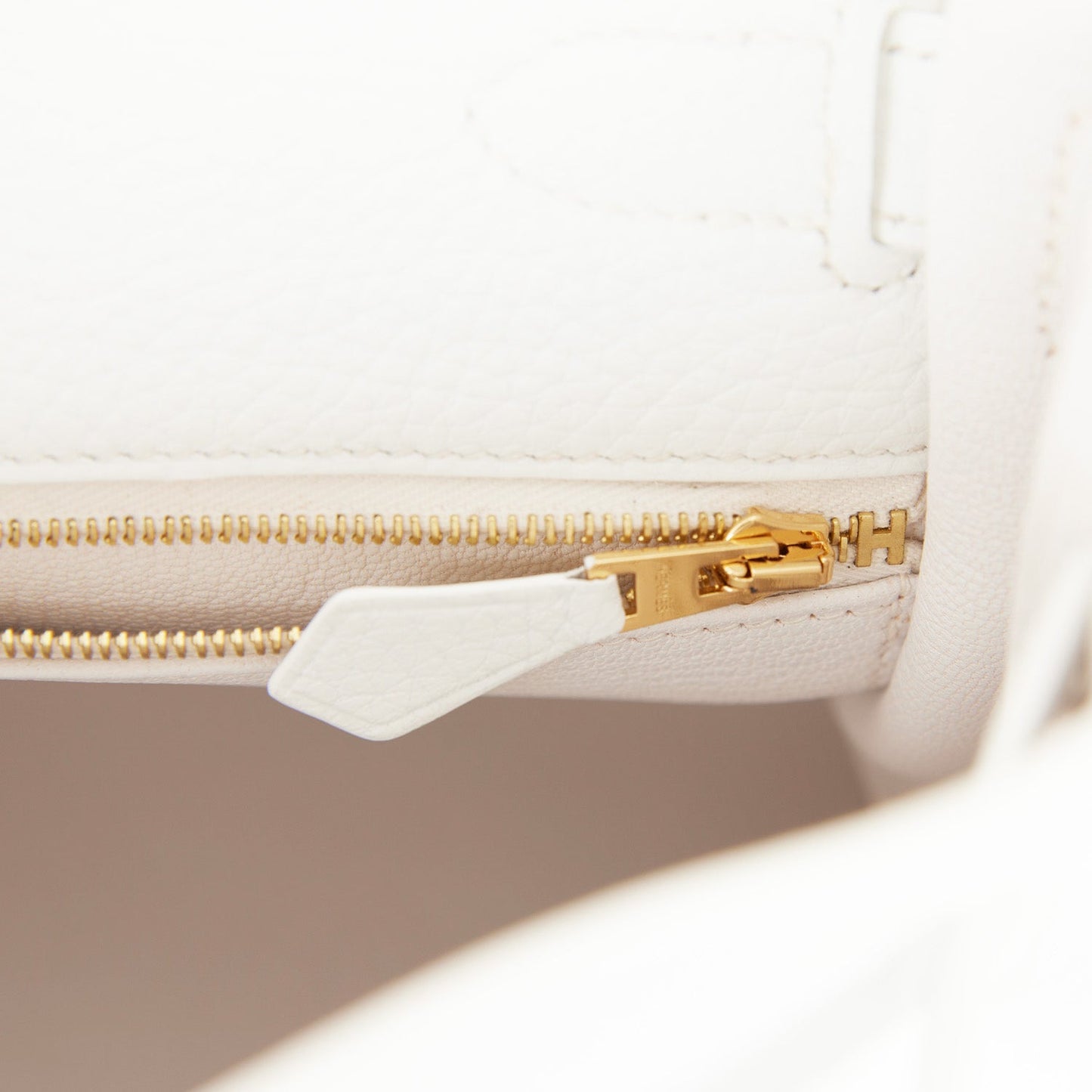 Hermes Kelly Retourne 28 White Clemence Gold Hardware