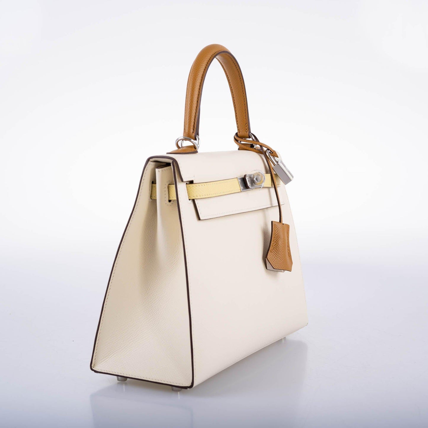 Hermes Kelly 25 Sellier Limited Edition Tri-Color Nata, Jaune Poussin and Sesame Epsom Palladium Hardware - 2020, Y