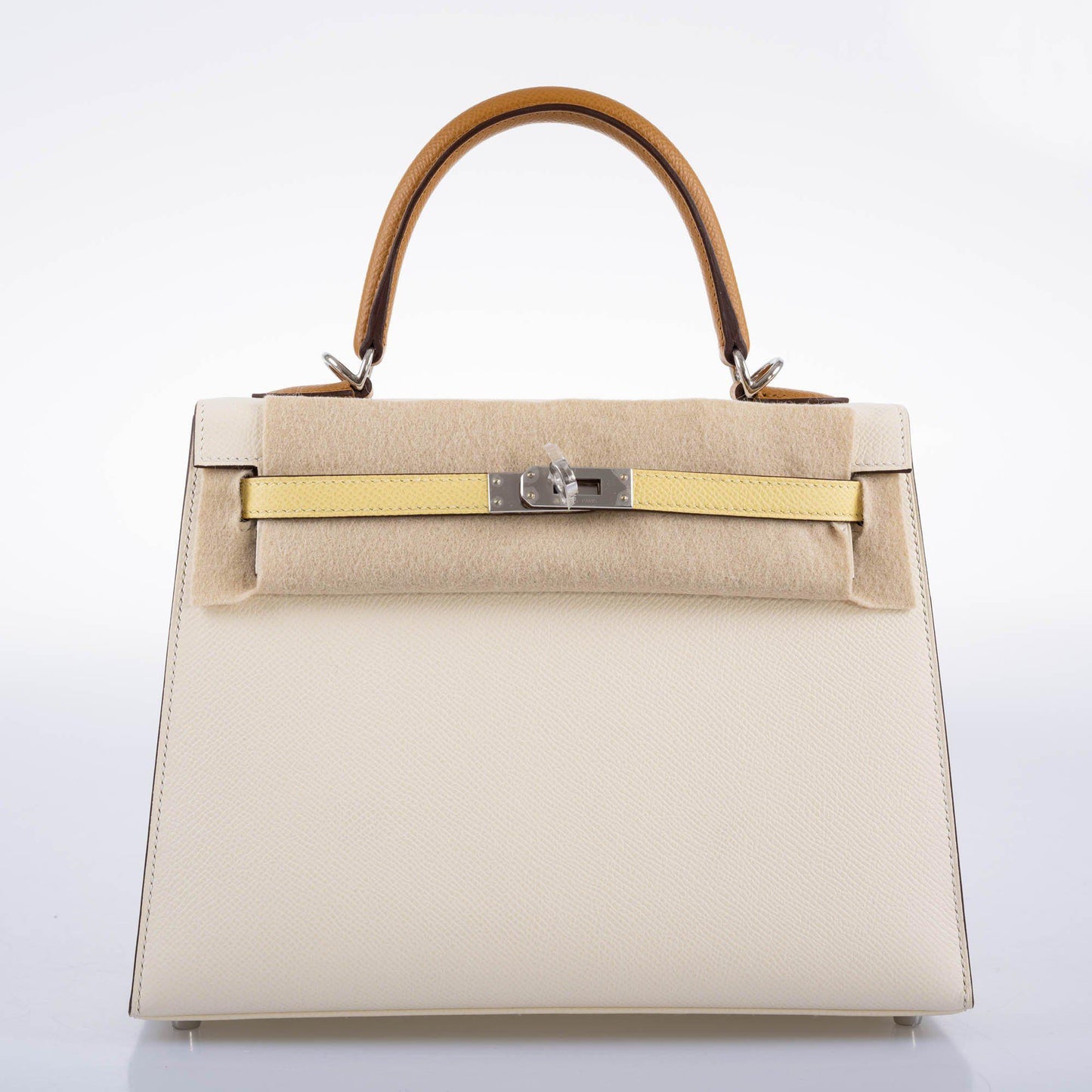 Hermes Kelly 25 Sellier Limited Edition Tri-Color Nata, Jaune Poussin and Sesame Epsom Palladium Hardware - 2020, Y