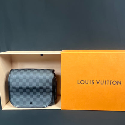 Louis vuitton - Trousse de toilette homme.