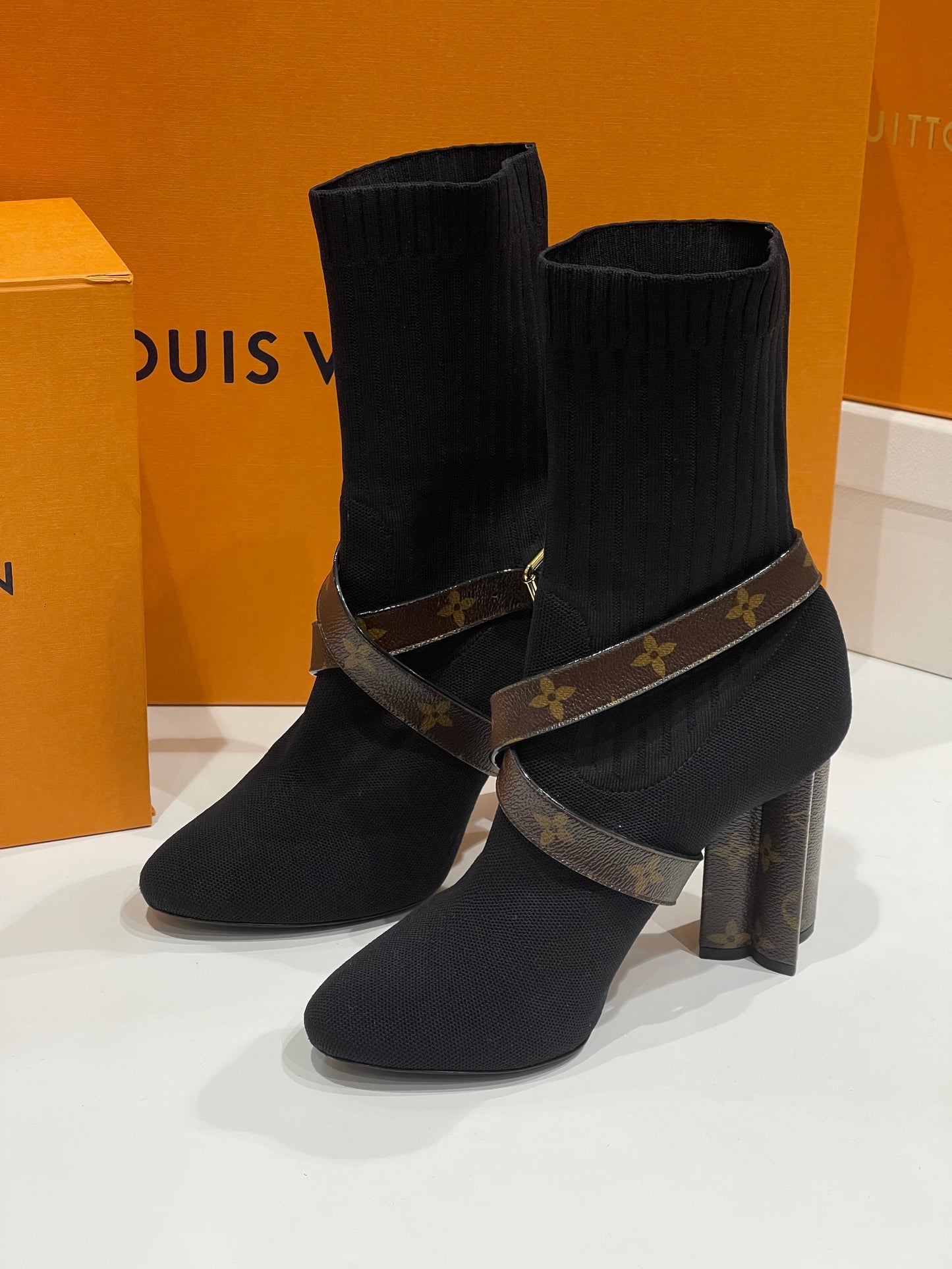 Louis Vuitton - Bottines chaussettes T40