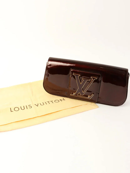 LOUIS VUITTON 2010 Made Vernis Pochette Sobe Amarante