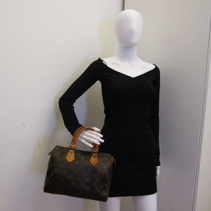 Louis Vuitton  Speedy Handbag in Brown Canvas