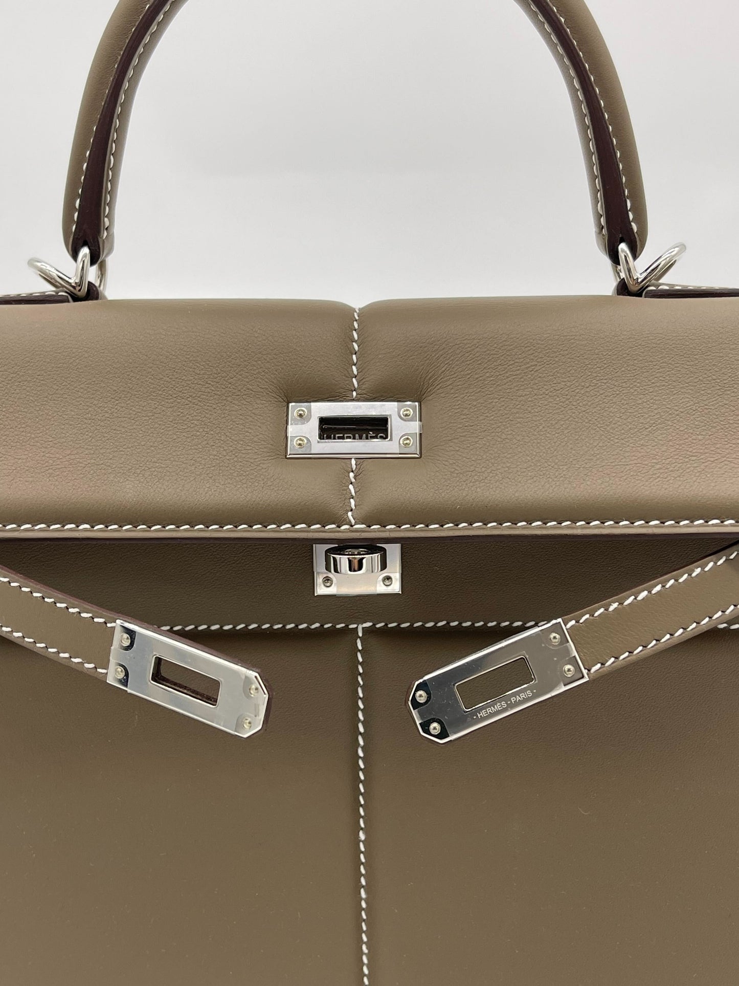 Hermes Kelly 25 Etoupe Swift Padded Palladium Hardware