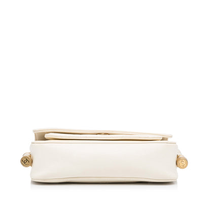 Chanel En Vogue Flap Bag White Calfskin Gold