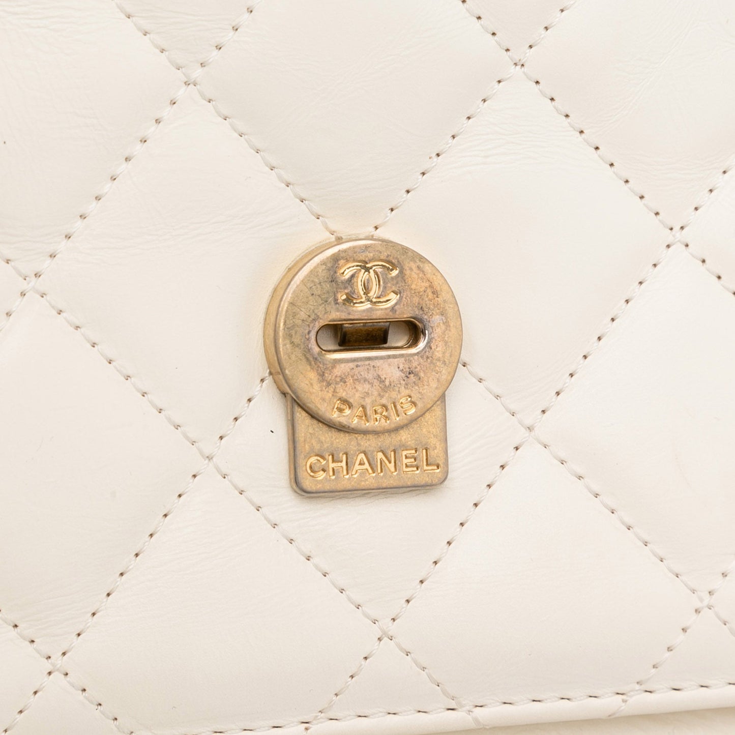 Chanel En Vogue Flap Bag White Calfskin Gold