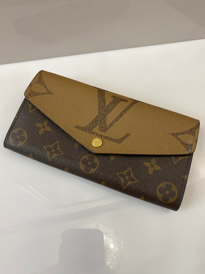 LOUIS VUITTON GIANT MONOGRAM SARAH WALLET