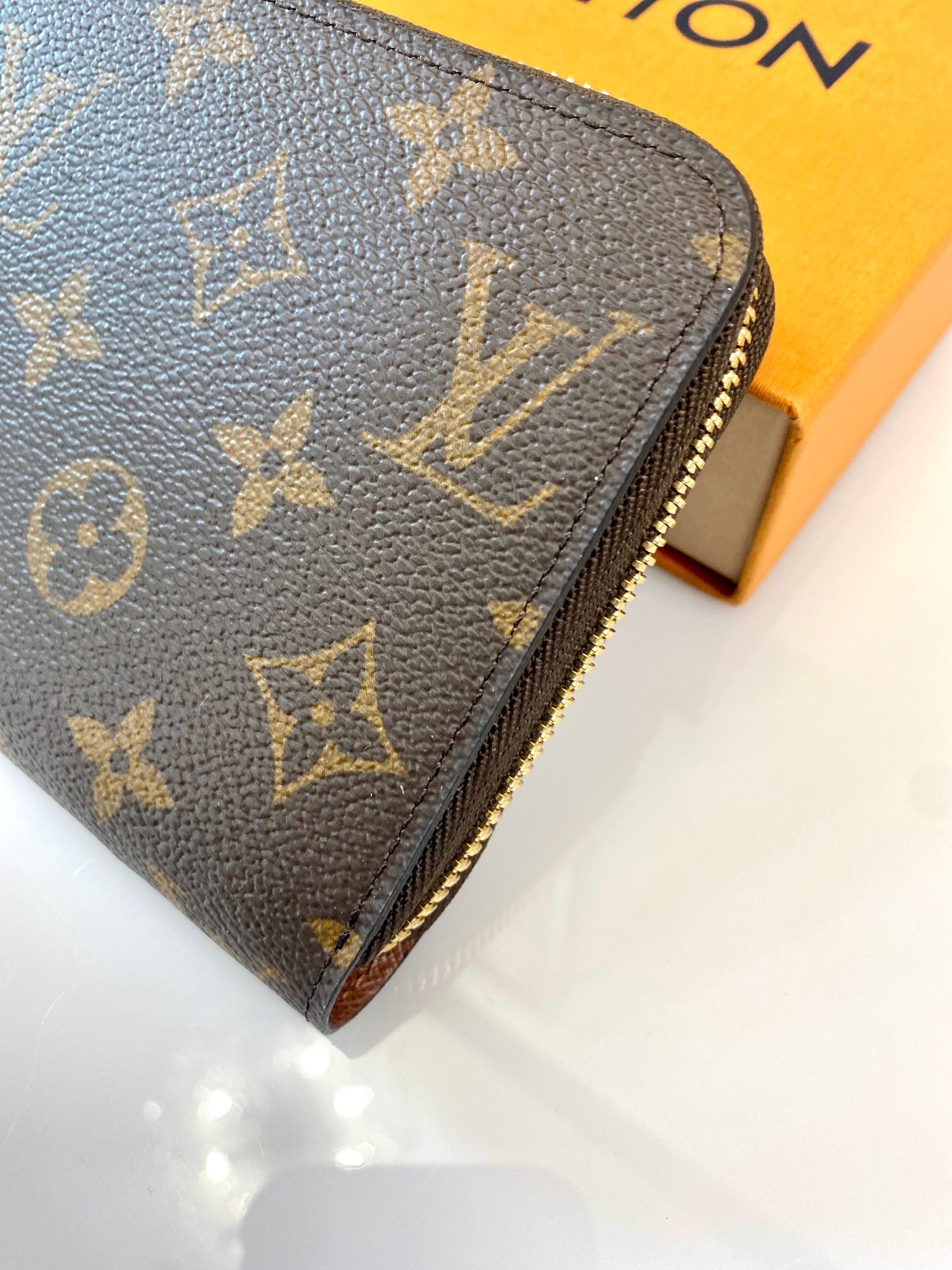 LOUIS VUITTON MONOGRAM ZIPPY WALLET