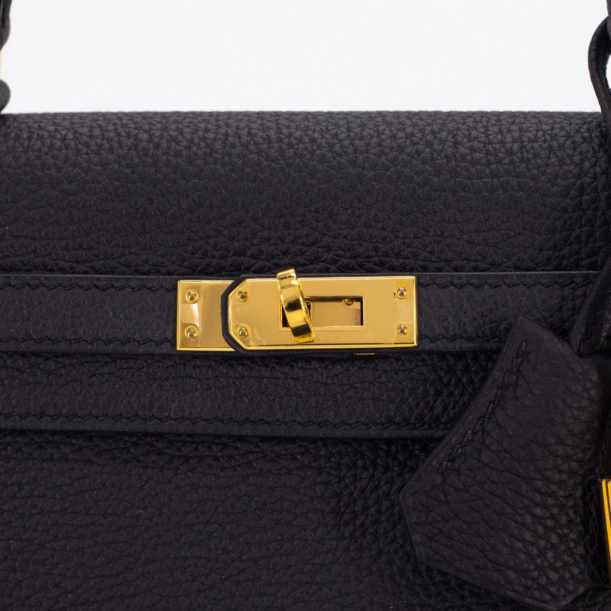 Hermes Kelly 25 Noir - A Stamp