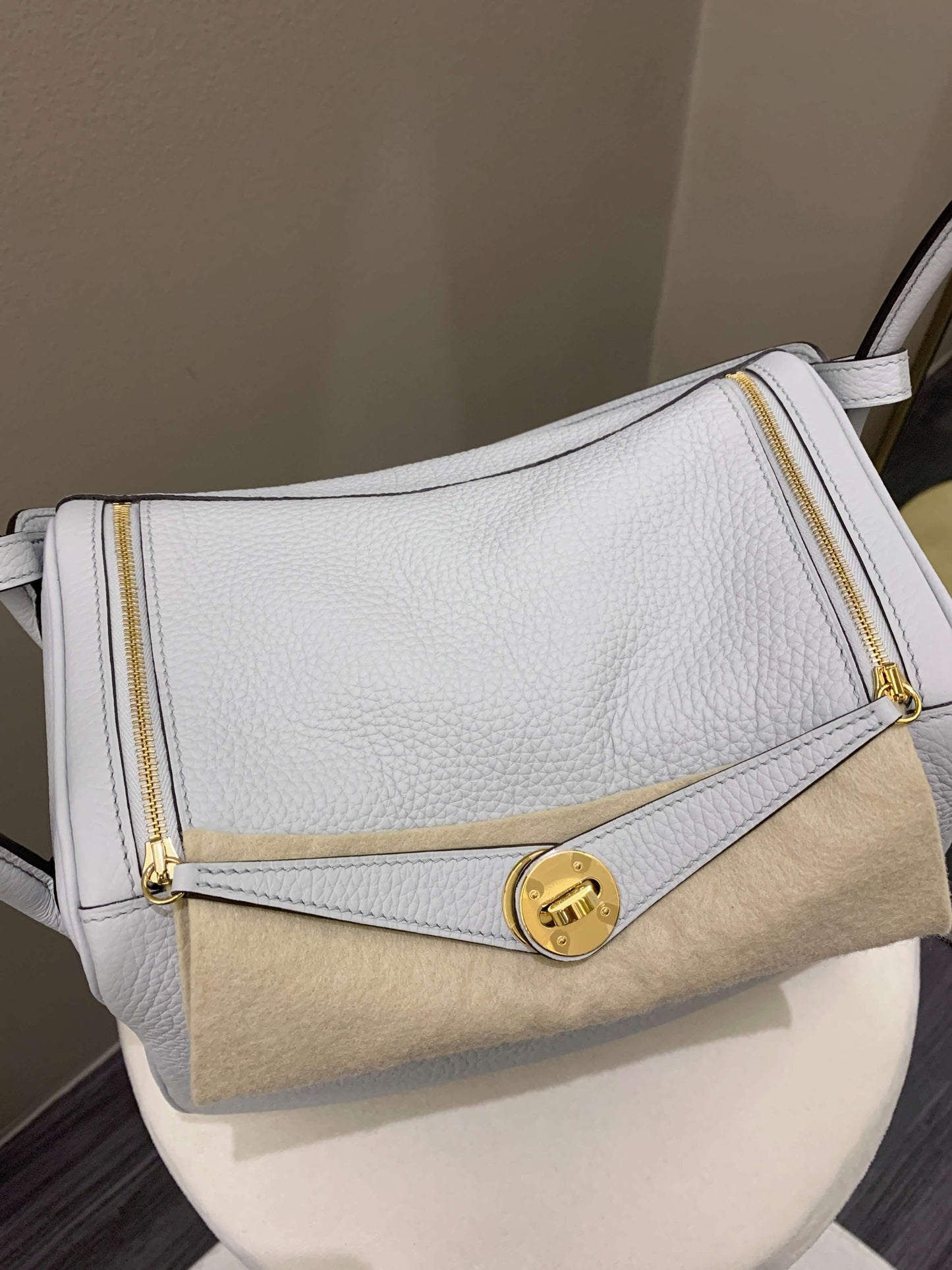 Hermes Lindy 26 Pale Bleu Clemence