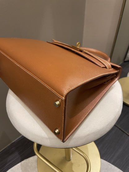 Hermes Vintage Kelly Sellier 28 Gold Courcheval