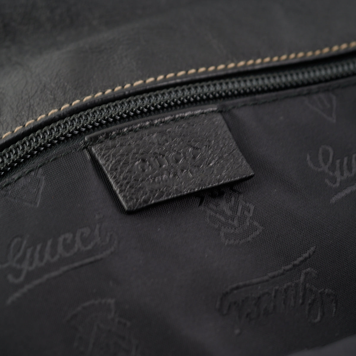 Gucci Crest Chain Messenger Bag Black