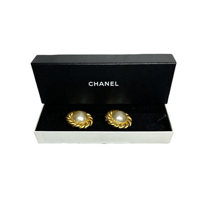 Vintage Chanel  Mabe Pearl Earrings