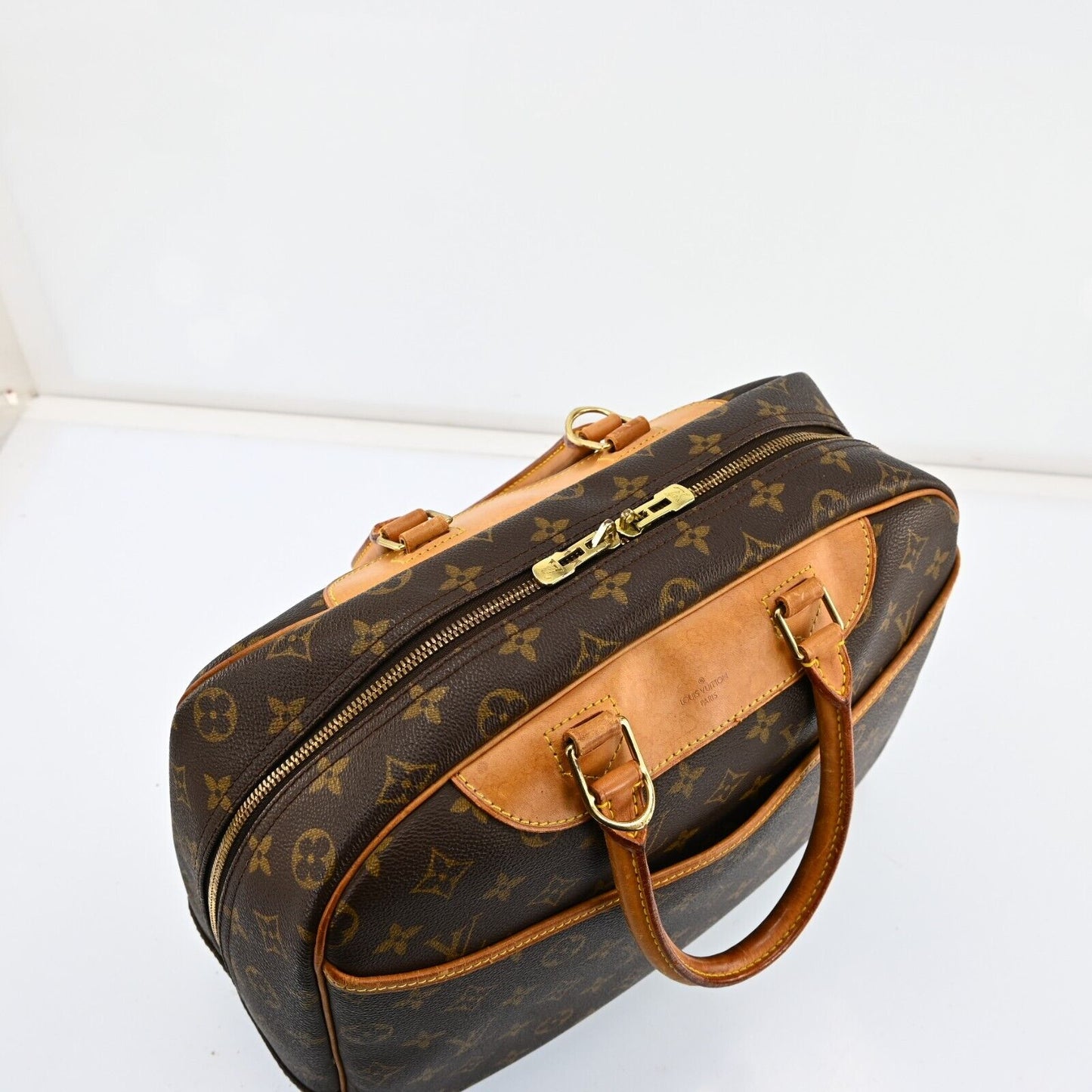 Louis Vuitton Deauville Hand Bag