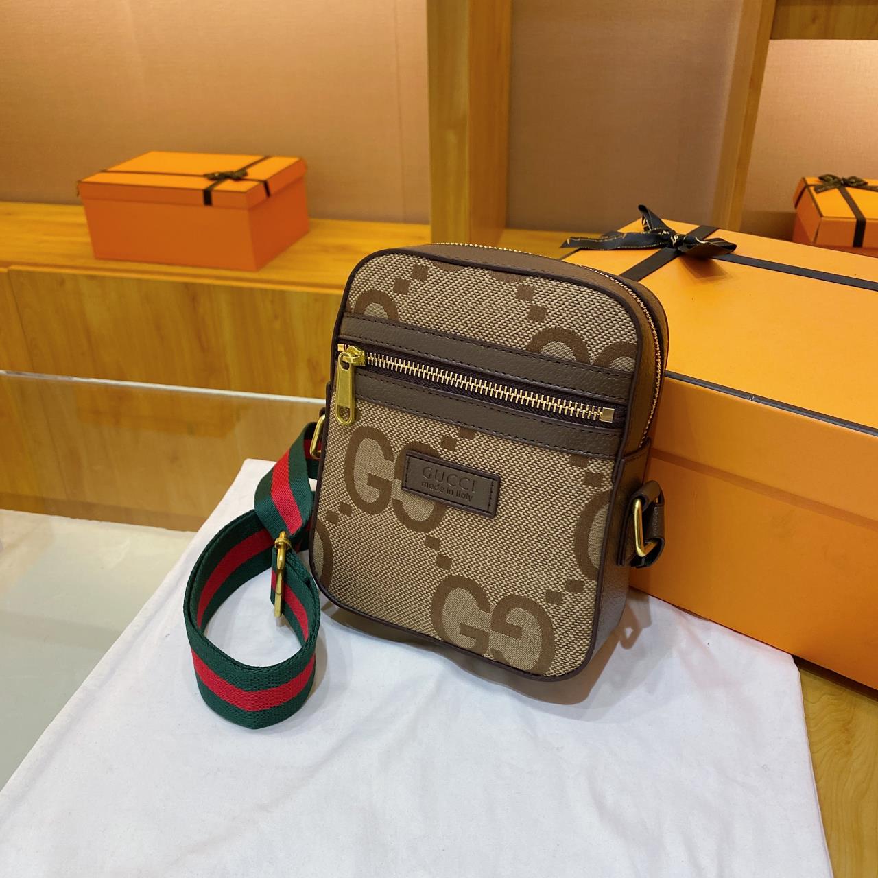 Gucci crossbody Handbag (Men)