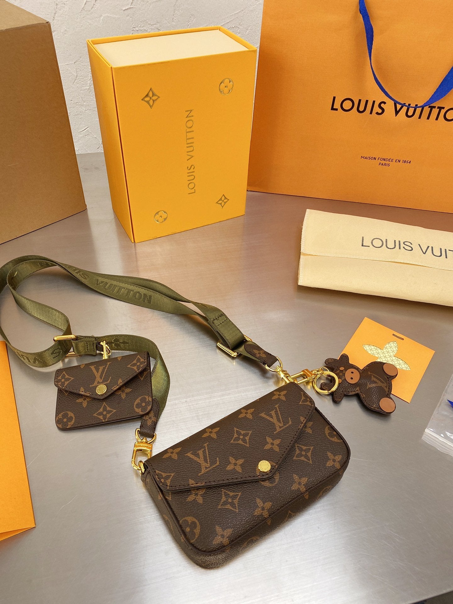 Designer Handbags Louis Vuitton 066