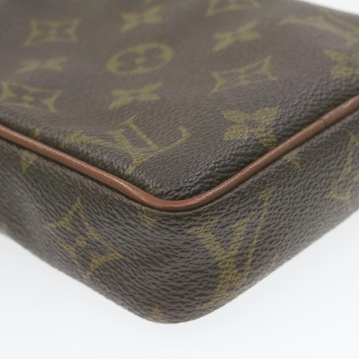 Louis Vuitton  Monogram Mini Poche Shoulder Bag No.202 LV Auth am661g