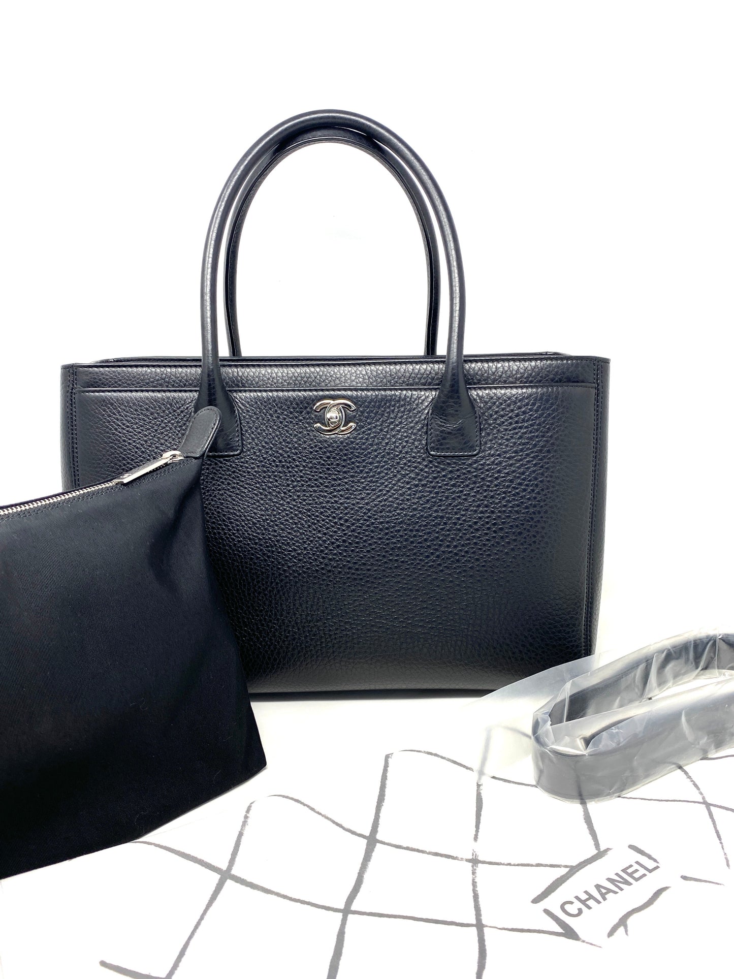 Chanel Executive Tote ( CEFR)