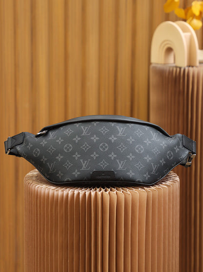 Louis Vuitton Discovery Bumbag