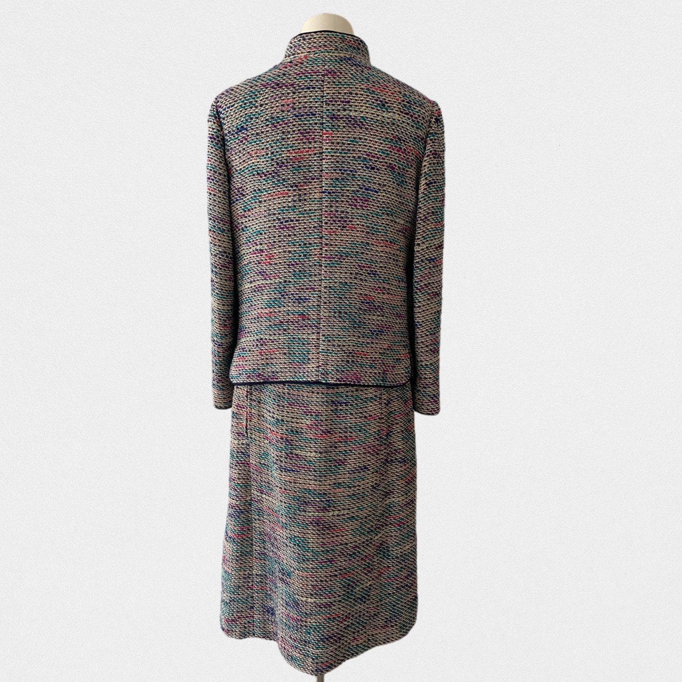 Chanel suit - XL - 1974