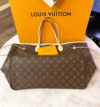 LOUIS VUITTON 2022 Neverfull GM Monogram Tote Bag In Beige