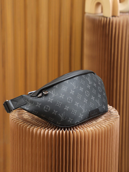 Louis Vuitton Discovery Bumbag