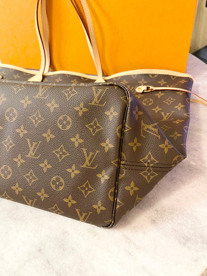 LOUIS VUITTON 2022 Neverfull GM Monogram Tote Bag In Beige